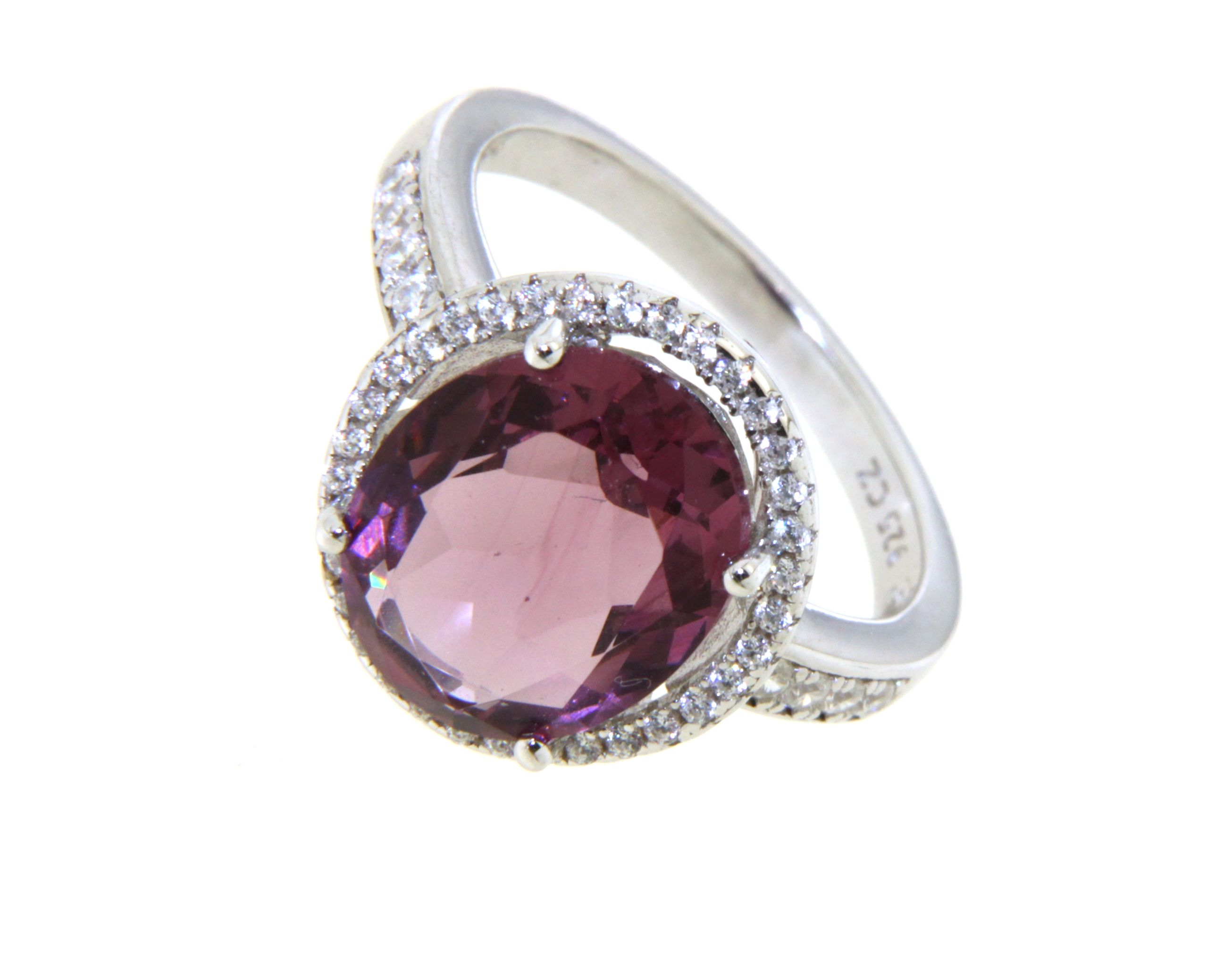 Coctail Ring mit einem synthetischen Turmalin