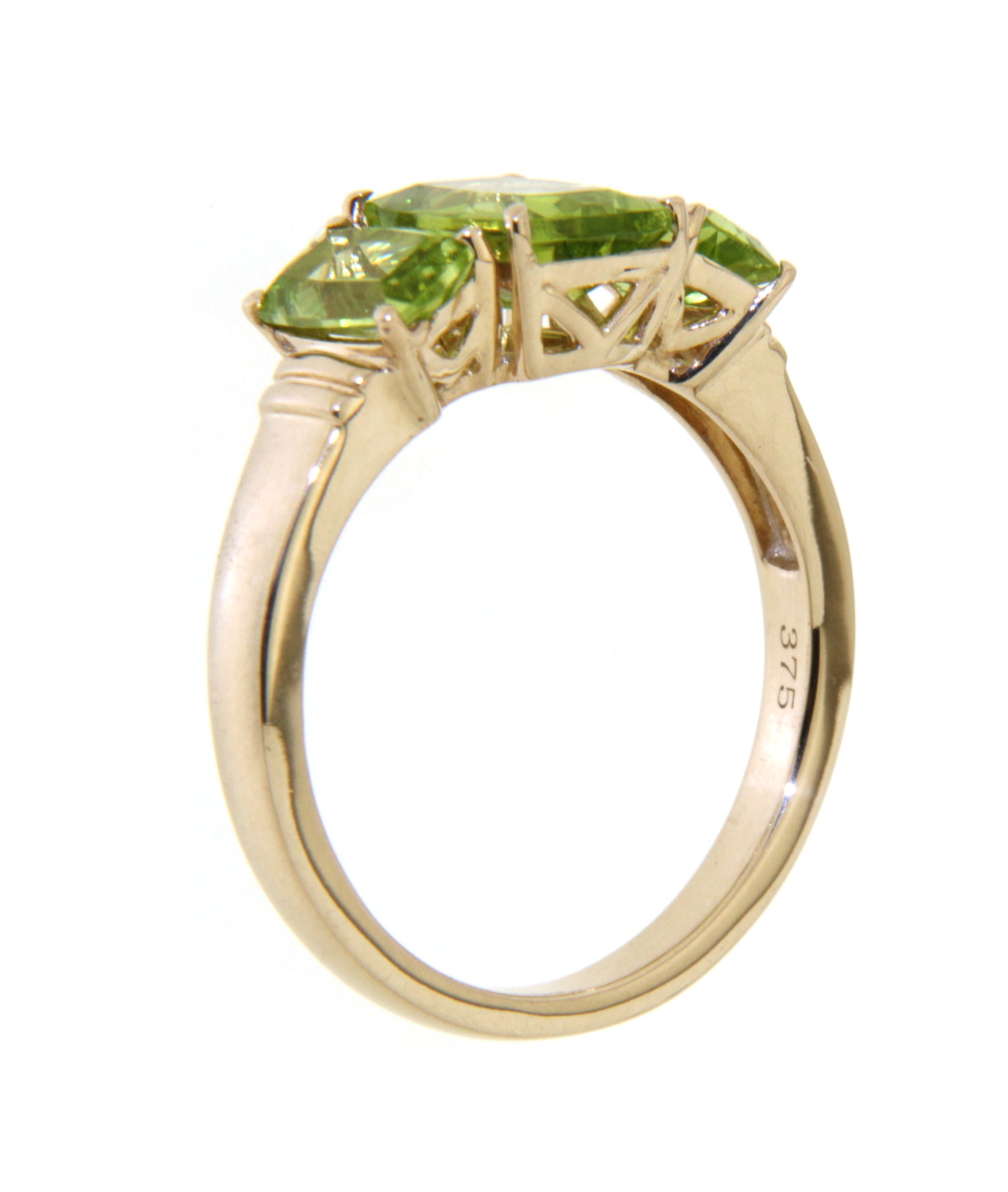 Ring aus Gold mit echtem Peridot 