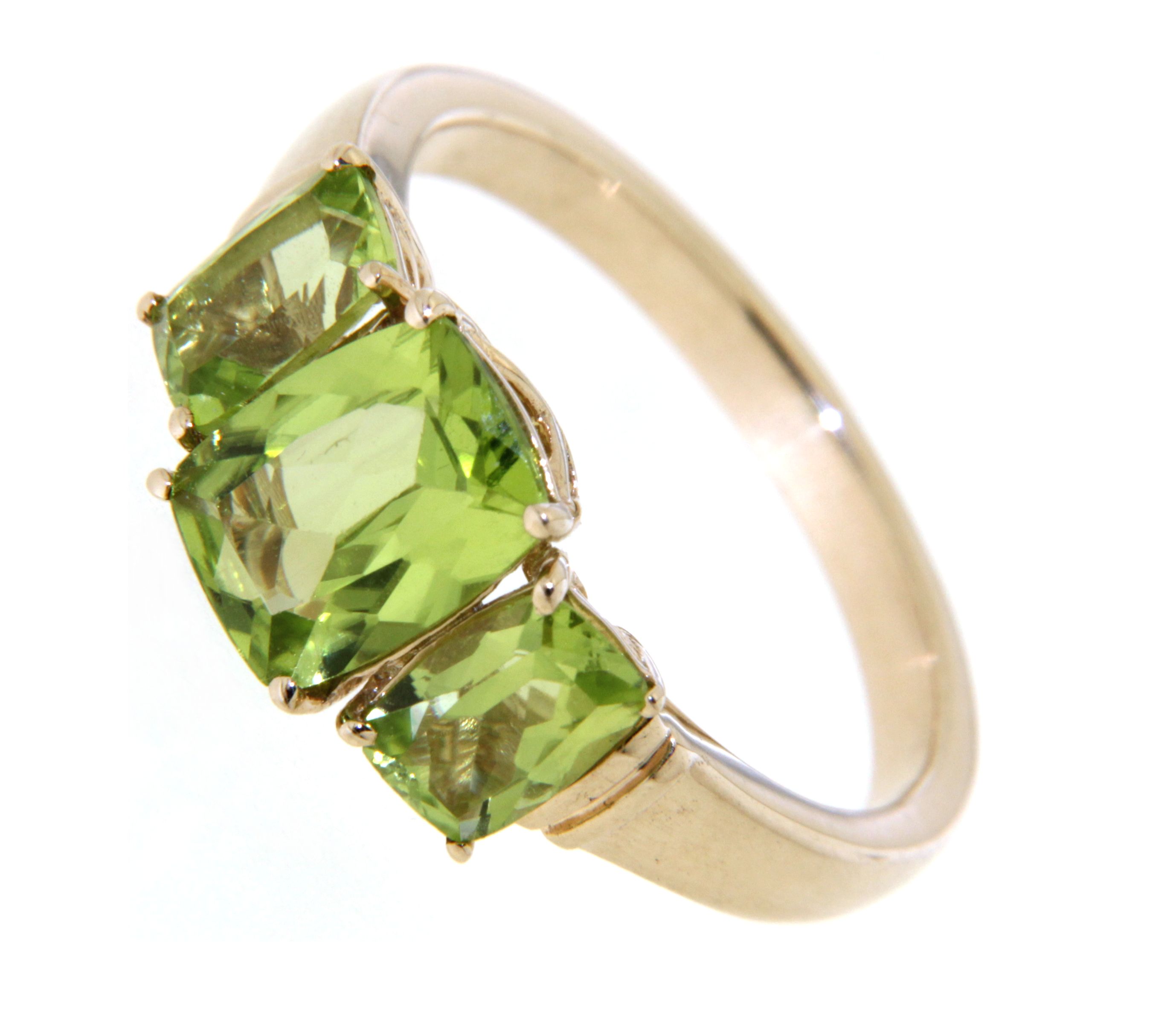 Ring aus Gold mit echtem Peridot 